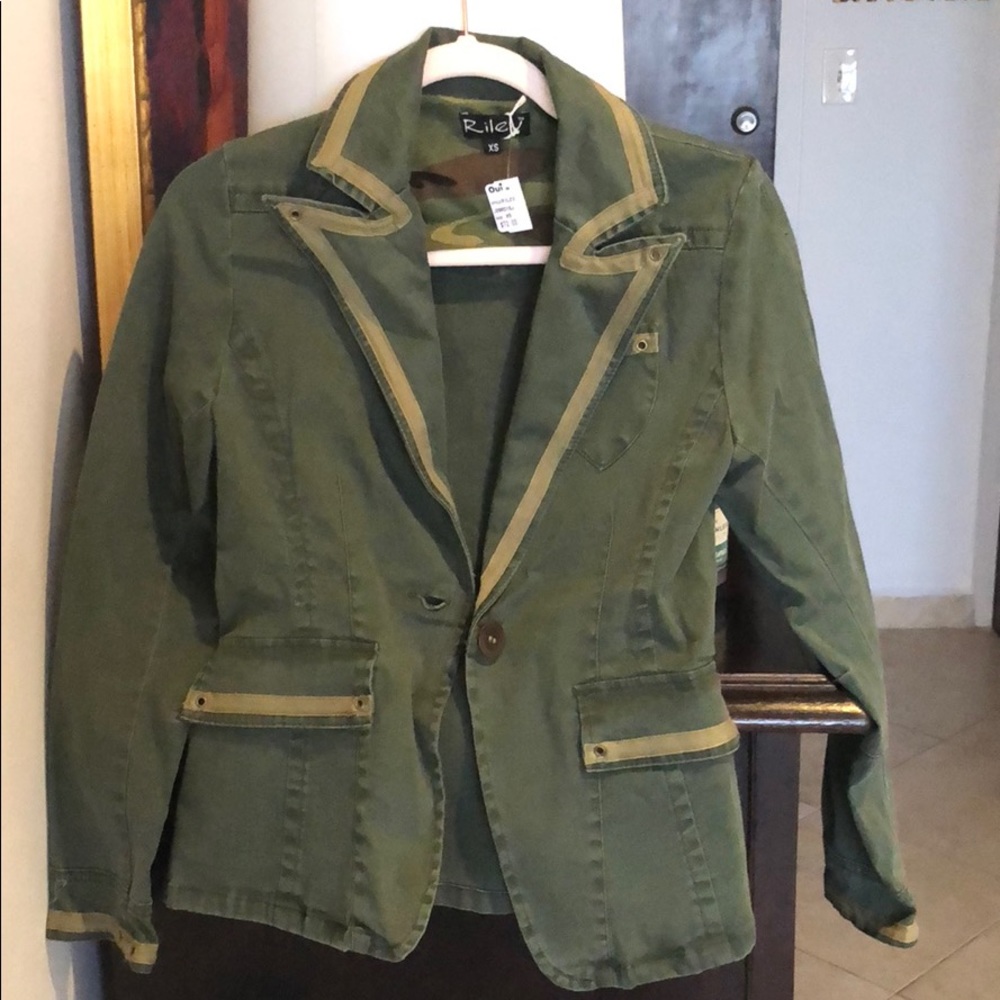 Green blazer/jacket